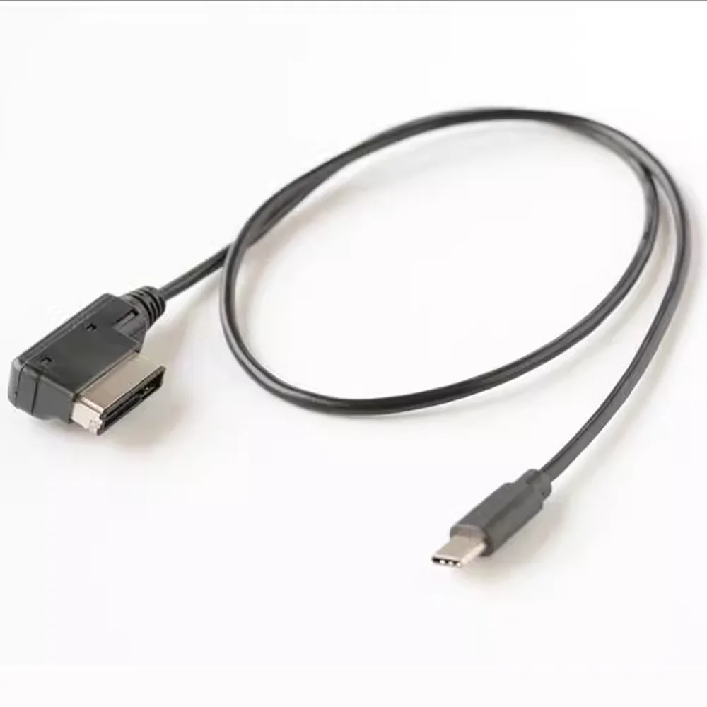 Mdi Cable - Adapter interfejsu audio AUX + ładowania